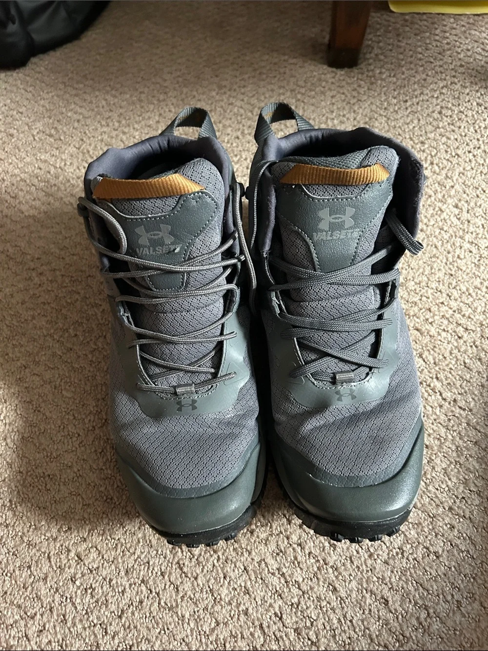 Men’s Under Armor Valsetz Hiking Boots - size 10.5